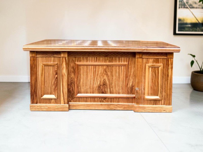 3 Mẹo Bảo Quản Bàn Giám Đốc Gỗ Tự Nhiên Luôn Sáng Bóng