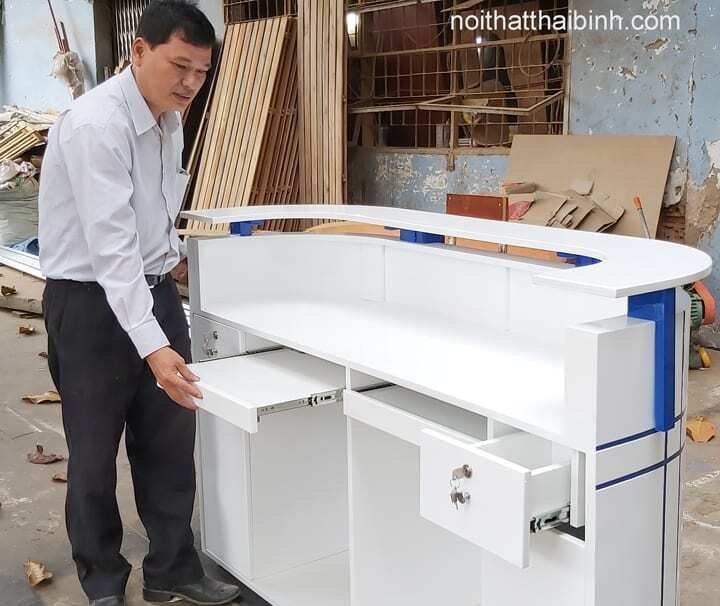 Bàn quầy lễ tân đẹp MS 9967 - nhìn tổng thể