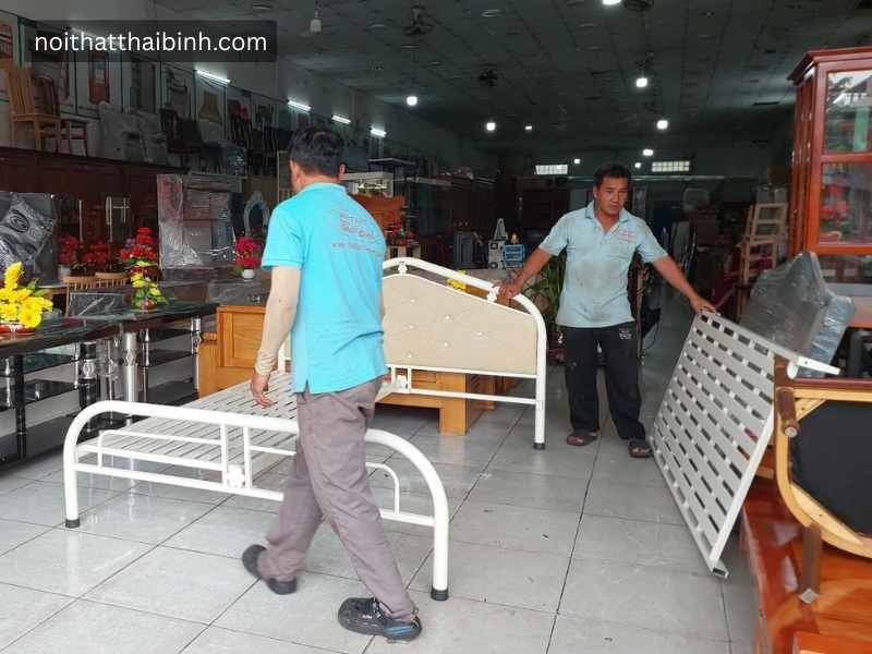 Cửa hàng nội thất gỗ gần đây