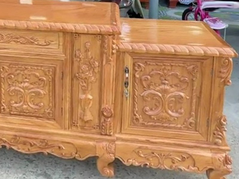 Kệ tivi gỗ gõ đỏ tự nhiên