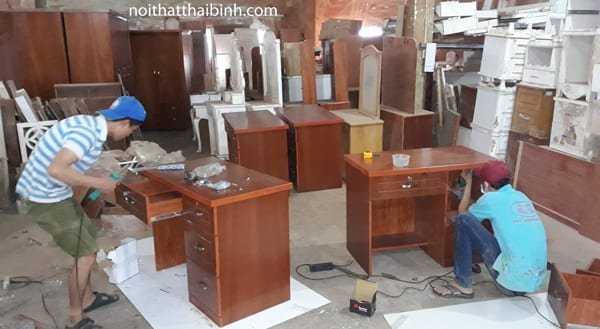 Mẫu bàn làm việc MS 9771