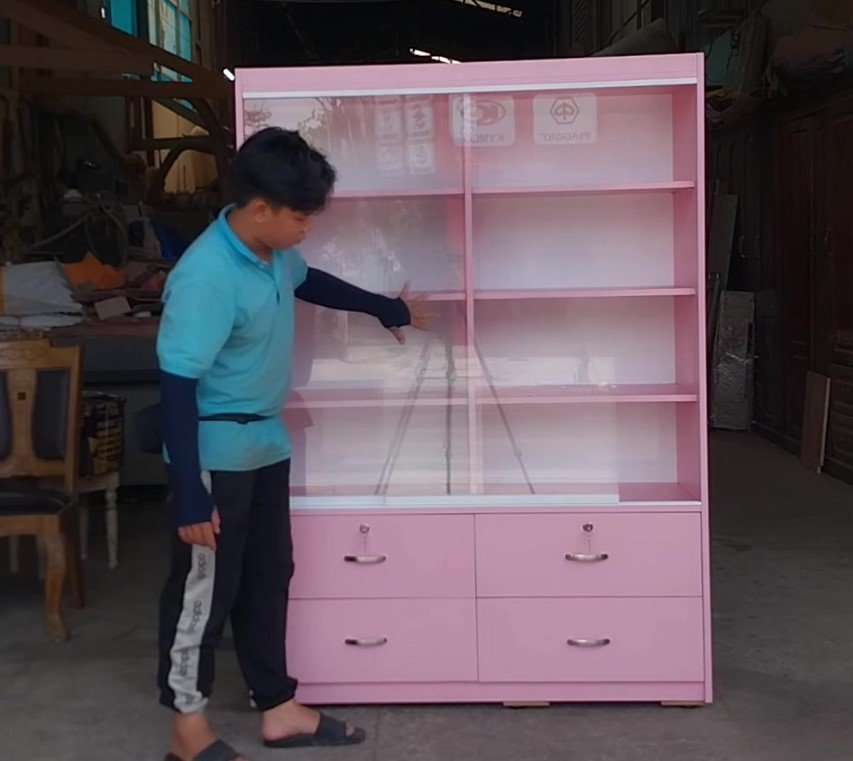 Tủ kính trưng bày thiết kế đẹp giao hàng TPHCM Tủ Kính Trưng Bày MS 3293 - kỹ thuật đóng mộng chắc chắn