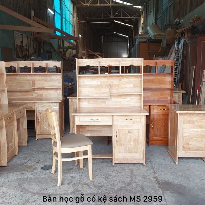 Bàn ngồi học cho bé có kệ gỗ tự nhiên Bàn học cho bé gỗ tự nhiên có kệ MS 2959 | GIAO HỎA TỐC TPHCM - kỹ thuật đóng mộng chắc chắn