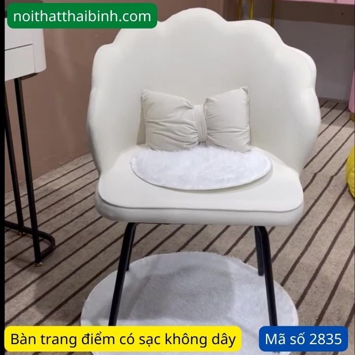 Bàn trang điểm thông minh có sạc không dây