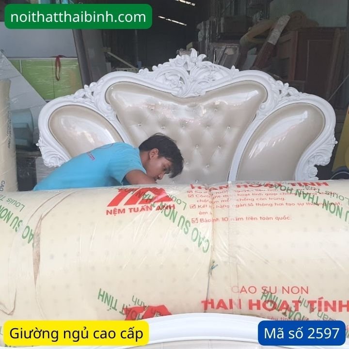 Giường ngủ tân cổ điển MS 2597 - kỹ thuật đóng mộng chắc chắn
