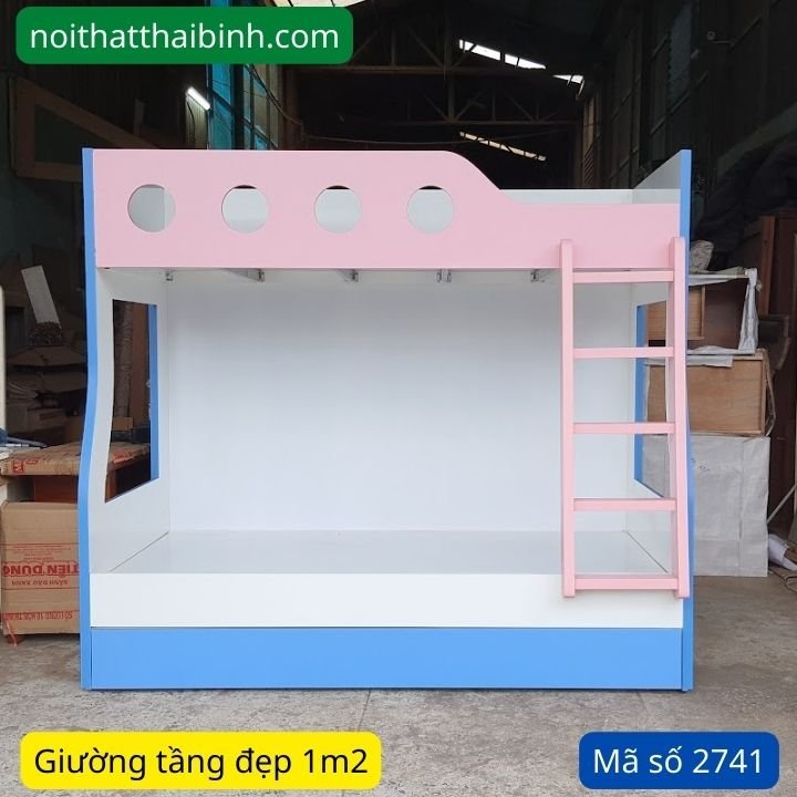 Giường tầng bé gái