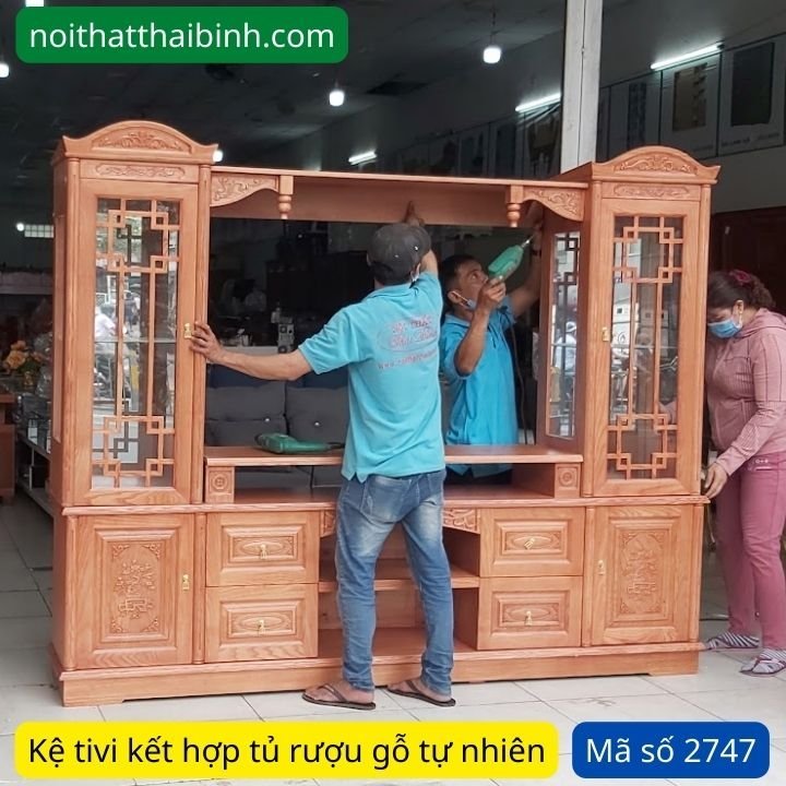 Kệ tivi gỗ kết hợp tủ trang trí MS 2747 - chi tiết vân gỗ tự nhiên