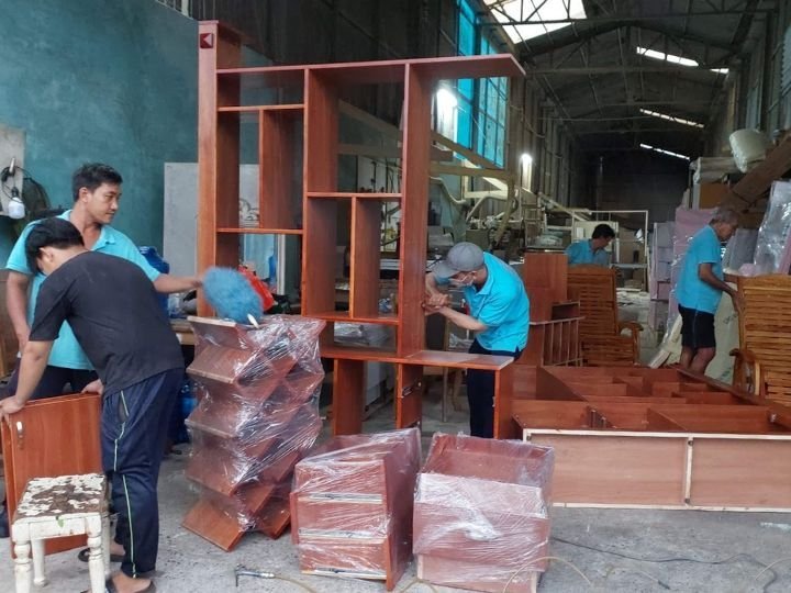 Tủ trang trí phòng khách gỗ tự nhiên