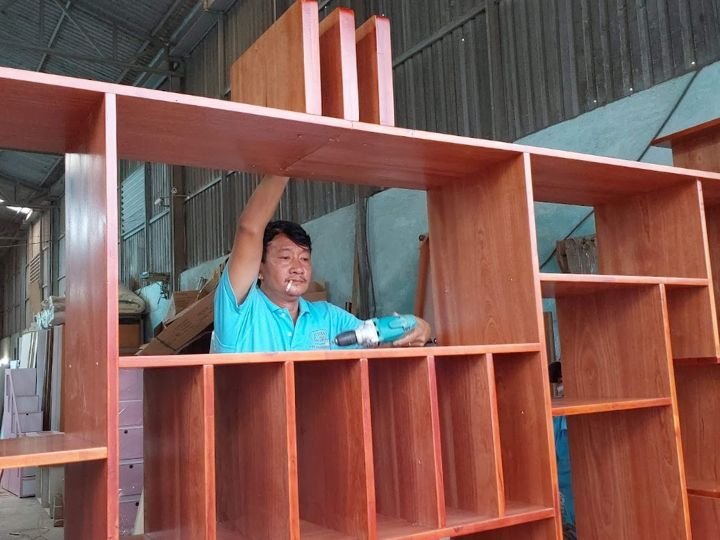 Tủ kệ trang trí phòng khách gỗ tự nhiên