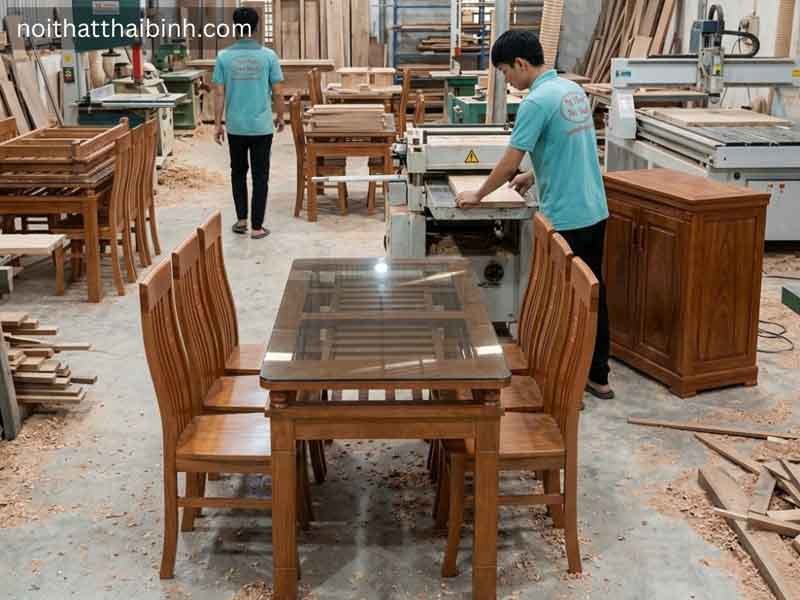 Bàn ăn gỗ xoan đào tại xưởng mộc đồ gỗ Thái Bình