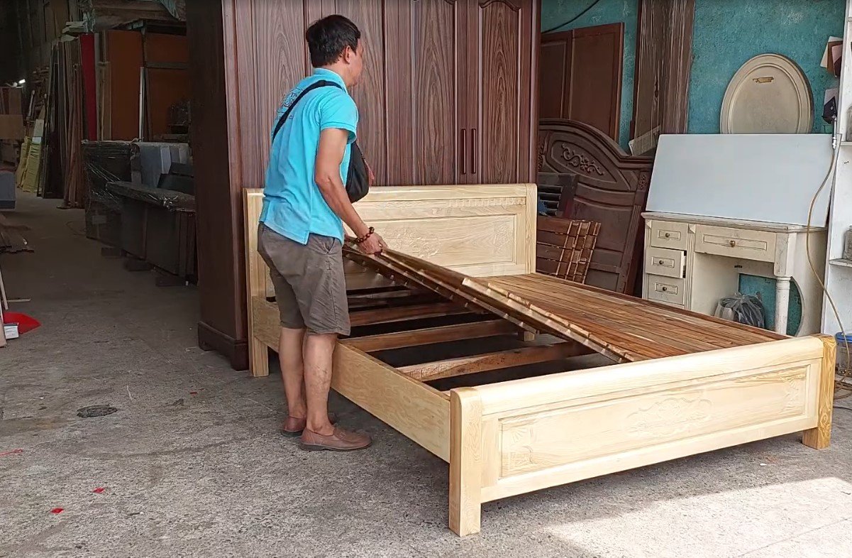 Giường gỗ sồi tự nhiên