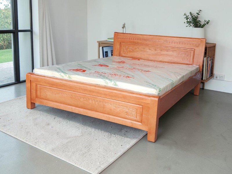 Giường gỗ tự nhiên giá bao nhiêu tiền