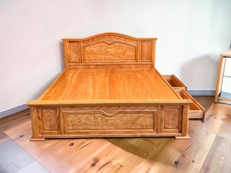 Giường ngủ gỗ sồi tự nhiên màu sáng cho phòng hiện đại